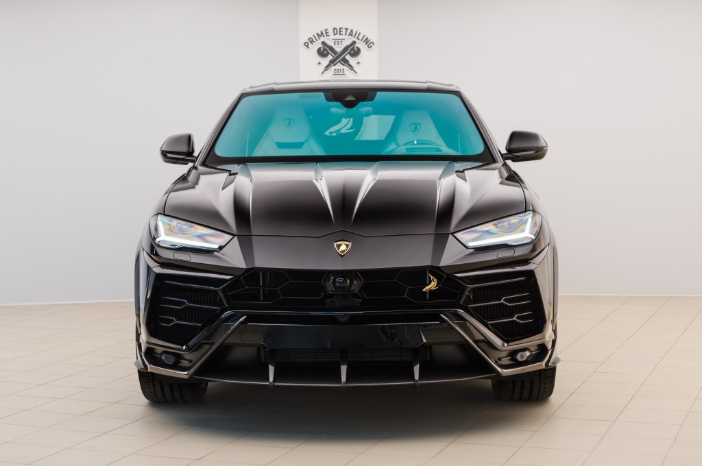 Lamborghini Urus Black