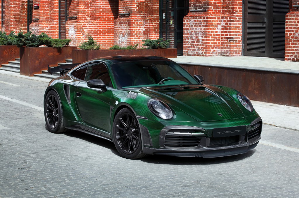 Porsche 992 Stinger GTR Limited Carbon Edition green (13 of 13)