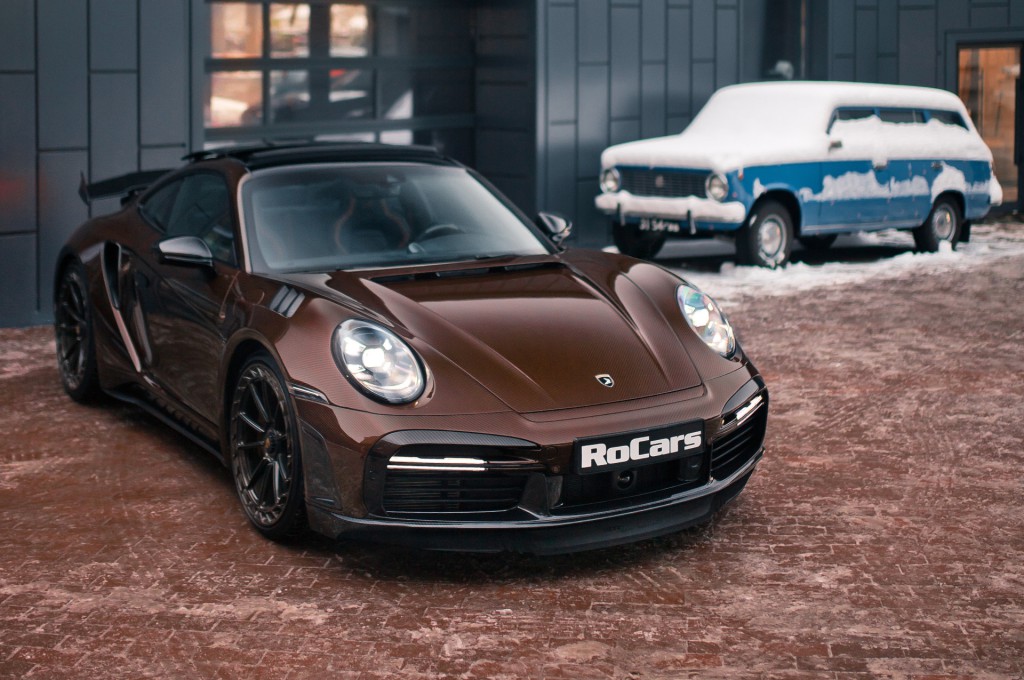 Porsche 992 Stinger GTR Limited Carbon Edition brown