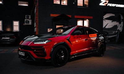 Lamborghini URUS black and red